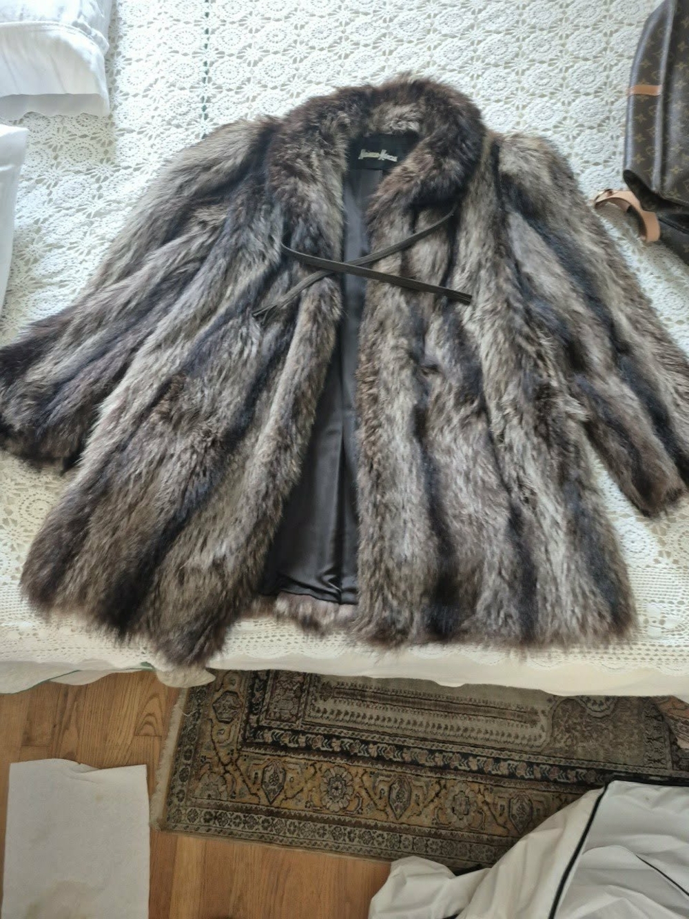 Vintage 1960sish Women's Raccoon Fur Coat - Picture 1 of 5